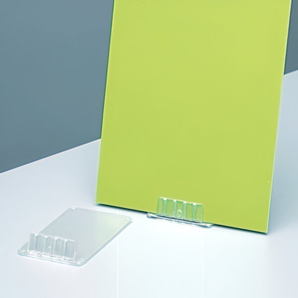 SUPORT PLASTIC INCLINAT PT MESAJ / SEMNALIZARE PE TEJGHEA SAU IN VITRINA 4X6 CM
