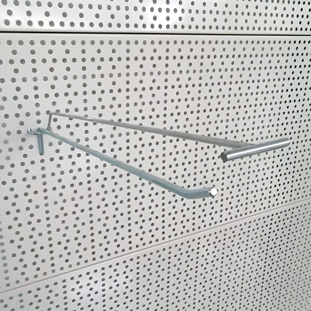 CARLIG SIMPLU F6 MM PT. PANOU SPATE PERFORAT ,CU SUPORT PT. ETICHETA PRET - imagine 3