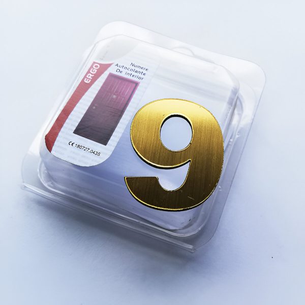 NUMAR AUTOCOLANT "9" PENTRU USA / SUPRAFETE NETEDE