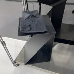 DISPLAY METALIC PENTRU EXPUNERE IN VITRINE, CU 2 COMPARTIMENTE NEGRU MAT - imagine 2