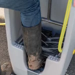 INSTALATIE DE CURATAT CIZME CU PERII SI TAVA COLECTOARE PT.APA MURDARA - imagine 4